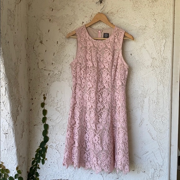 Vince Camuto Sleeveless Lace Bodycon Dress Size 10 - Picture 3 of 8
